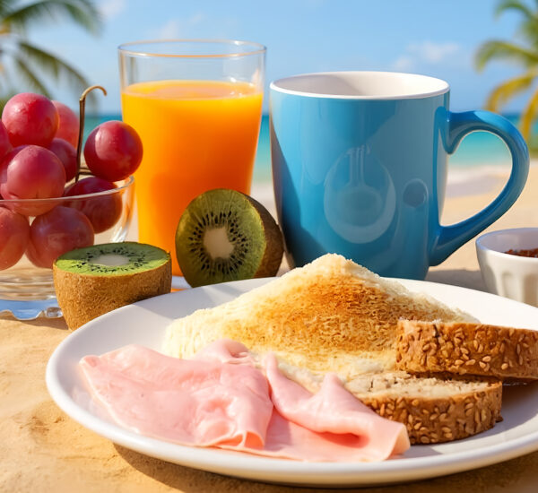 Desayuno saludable con avena, frutas y galletas integrales